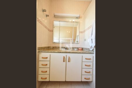 Casa à venda com 149m², 3 quartos e 2 vagasBanheiro 02