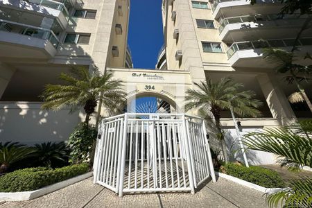 Apartamento à venda com 169m², 2 quartos e 2 vagasFachada e portaria