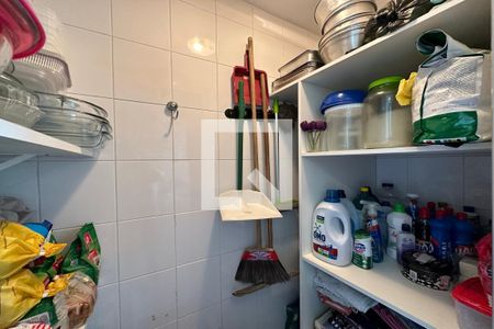 Apartamento à venda com 169m², 2 quartos e 2 vagasDespensa