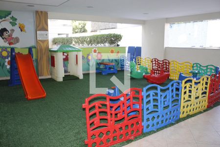 Apartamento à venda com 169m², 2 quartos e 2 vagasÁrea comum - Playground