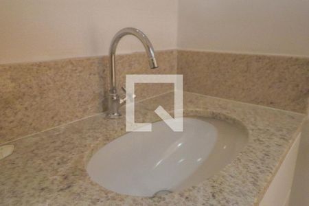 Banheiro  de kitnet/studio à venda com 1 quarto, 24m² em Quarta Parada, São Paulo