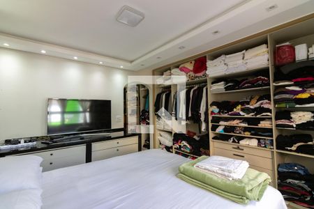 Casa à venda com 218m², 3 quartos e 2 vagasSuíte