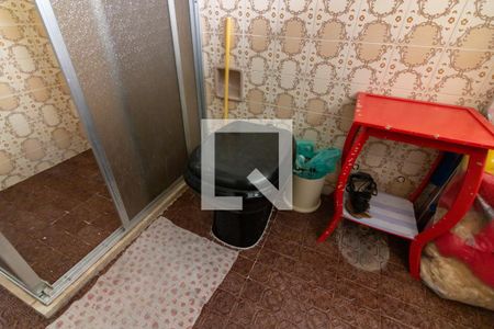 Casa à venda com 218m², 3 quartos e 2 vagasBanheiro 