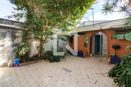 Casa à venda com 218m², 3 quartos e 2 vagasQuintal 