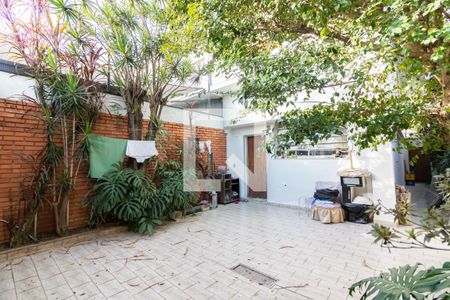 Casa à venda com 218m², 3 quartos e 2 vagasQuintal 