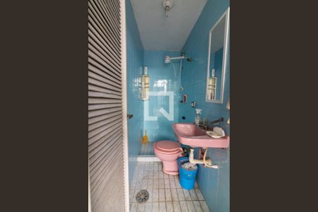 Casa à venda com 218m², 3 quartos e 2 vagasÁrea de Serviço, banheiro 