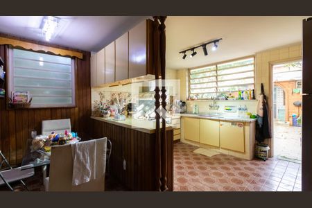 Casa à venda com 218m², 3 quartos e 2 vagasCozinha 