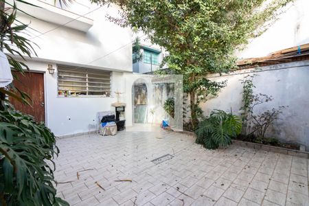 Casa à venda com 218m², 3 quartos e 2 vagasQuintal 