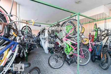 Apartamento para alugar com 56m², 2 quartos e 1 vaga Apartamento para alugar com 56m², 2 quartos e 1 vagaÁrea comum - Bicicletário