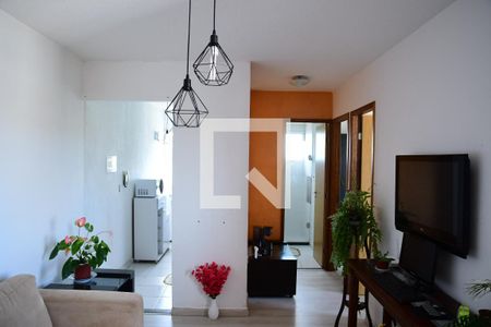 Sala de apartamento para alugar com 2 quartos, 43m² em Jardim Isis, Cotia