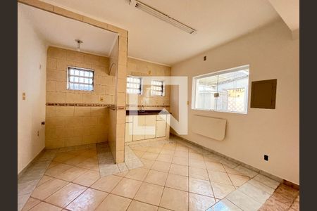 Casa à venda com 100m², 2 quartos e sem vaga Casa à venda com 100m², 2 quartos e sem vagaCozinha