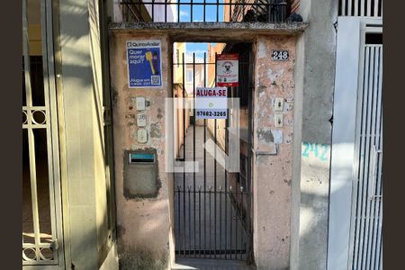 Casa à venda com 100m², 2 quartos e sem vaga Casa à venda com 100m², 2 quartos e sem vagaFachada