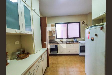Apartamento para alugar com 108m², 3 quartos e 2 vagasCozinha