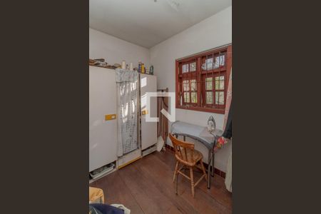 Casa à venda com 380m², 4 quartos e 4 vagasQuarto de Serviço