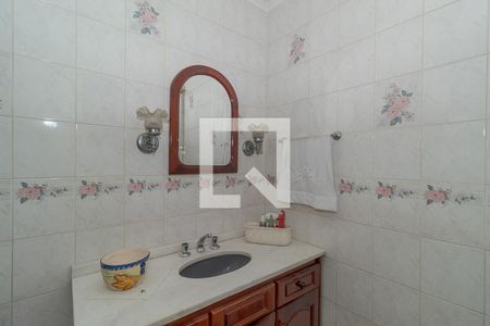 Casa à venda com 380m², 4 quartos e 4 vagas Casa à venda com 380m², 4 quartos e 4 vagasBanheiro