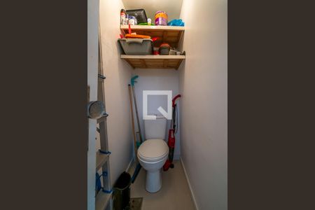 Apartamento à venda com 67m², 2 quartos e sem vagaBanheiro de serviço