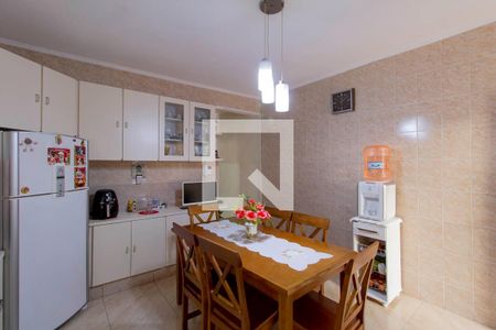 Casa à venda com 150m², 3 quartos e 2 vagasCozinha