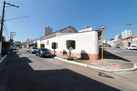 Casa à venda com 300m², 2 quartos e 8 vagasFachada