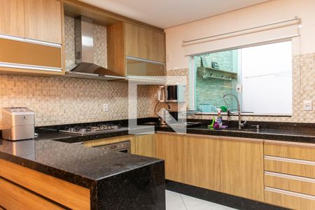 Casa à venda com 120m², 3 quartos e 2 vagasCozinha