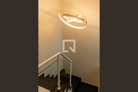 Casa à venda com 120m², 3 quartos e 2 vagasEscada