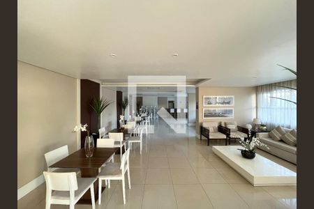 Apartamento à venda com 73m², 2 quartos e 1 vagaÁrea comum