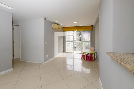 Sala de apartamento à venda com 3 quartos, 77m² em São Cristóvão, Rio de Janeiro