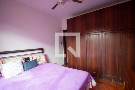 Casa de condomínio à venda com 180m², 4 quartos e 3 vagasSuíte 1