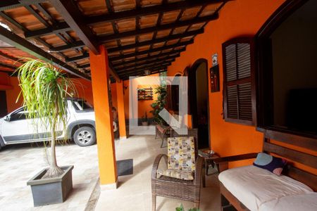 Casa de condomínio à venda com 180m², 4 quartos e 3 vagasQuintal