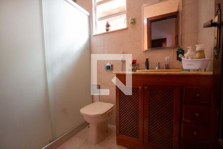 Casa de condomínio à venda com 180m², 4 quartos e 3 vagasBanheiro da Suíte 1