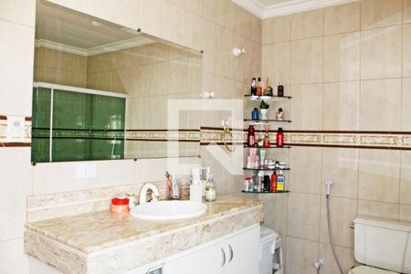 Casa para alugar com 290m², 3 quartos e 4 vagasBanheiro da Suíte 1