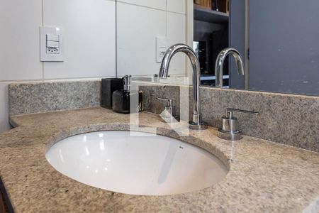 Banheiro de apartamento à venda com 1 quarto, 32m² em Pinheiros, São Paulo