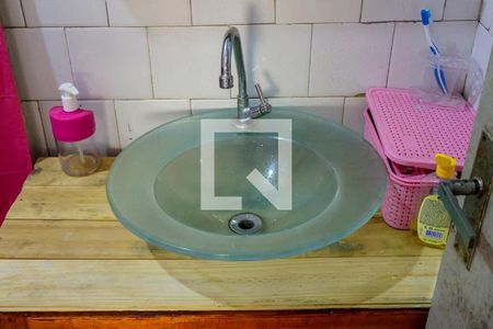 Casa à venda com 100m², 3 quartos e 4 vagas Casa à venda com 100m², 3 quartos e 4 vagasBanheiro