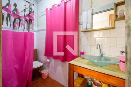 Casa à venda com 100m², 3 quartos e 4 vagas Casa à venda com 100m², 3 quartos e 4 vagasBanheiro