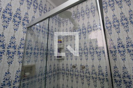 Casa à venda com 647m², 5 quartos e 8 vagasChuveiro banheiro da suíte 4