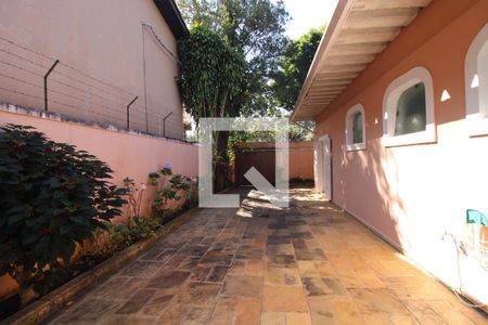 Casa à venda com 647m², 5 quartos e 8 vagasQuintal lateral