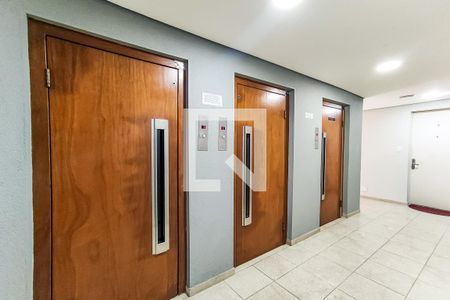Apartamento para alugar com 70m², 3 quartos e 1 vaga Apartamento para alugar com 70m², 3 quartos e 1 vagaÁrea Comum - Hall Elevadores