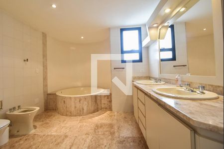 Apartamento para alugar com 237m², 3 quartos e 4 vagasBanheiro Suíte 01