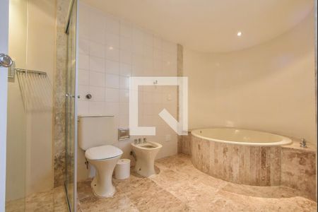 Apartamento para alugar com 237m², 3 quartos e 4 vagasBanheiro Suíte 01