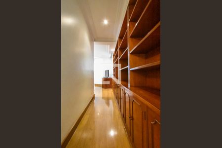 Apartamento para alugar com 237m², 3 quartos e 4 vagasCorredor 