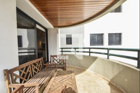 Apartamento para alugar com 237m², 3 quartos e 4 vagasVaranda 