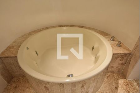 Apartamento para alugar com 237m², 3 quartos e 4 vagasBanheiro Suíte 01