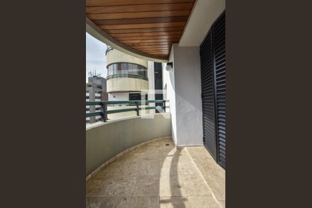 Apartamento para alugar com 237m², 3 quartos e 4 vagasVaranda Suíte 01