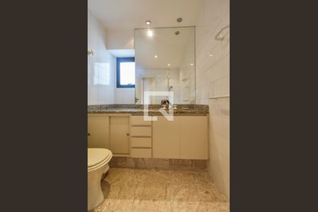 Apartamento para alugar com 237m², 3 quartos e 4 vagasBanheiro Suíte 03