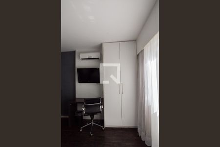 Armário e mesa Quarto de apartamento à venda com 1 quarto, 33m² em Céu Azul, Belo Horizonte
