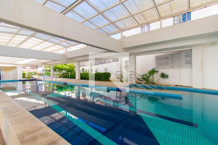 Apartamento à venda com 66m², 2 quartos e 1 vaga Apartamento à venda com 66m², 2 quartos e 1 vagaÁrea Comum - Piscina