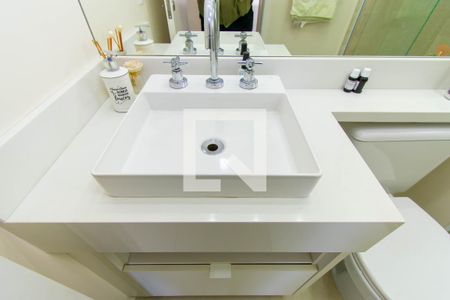 Apartamento à venda com 66m², 2 quartos e 1 vaga Apartamento à venda com 66m², 2 quartos e 1 vagaBanheiro da Suíte