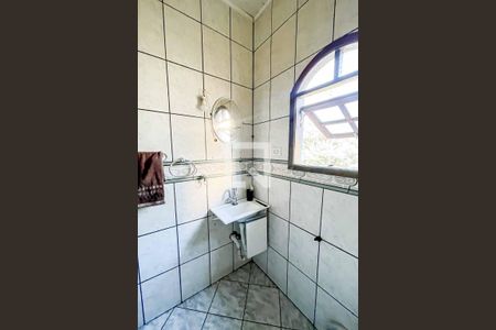 Banheiro de casa à venda com 3 quartos, 320m² em Parque Peruche, São Paulo