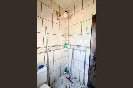 Casa à venda com 320m², 3 quartos e 2 vagas Casa à venda com 320m², 3 quartos e 2 vagasBanheiro