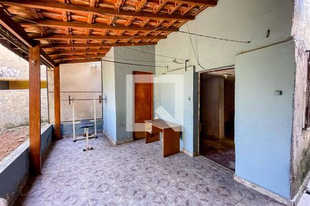 Casa à venda com 320m², 3 quartos e 2 vagas Casa à venda com 320m², 3 quartos e 2 vagasQuintal