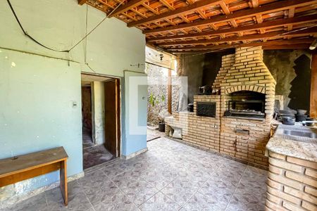 Casa à venda com 320m², 3 quartos e 2 vagas Casa à venda com 320m², 3 quartos e 2 vagasQuintal